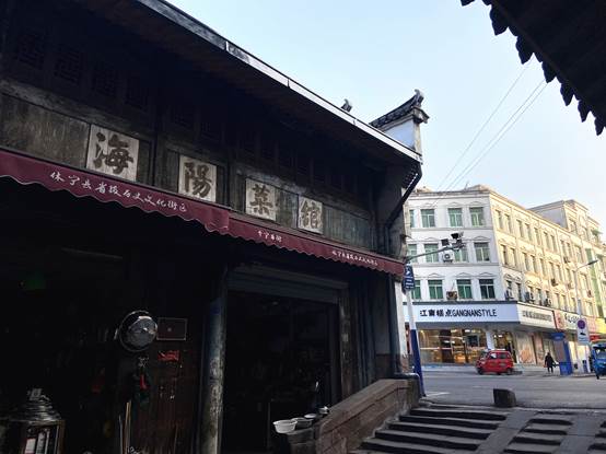 海阳西街 谷庆江 摄