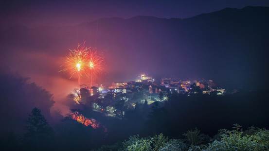 《山村除夕夜》 方红光