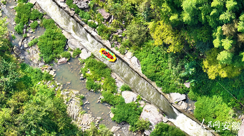 霍山大峡谷漂流。人民网 郭昊摄