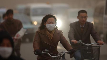 爆表！安徽北部多城市遭遇十年最强沙尘天气