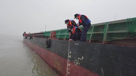 芜湖海事全力护航水上回家路
